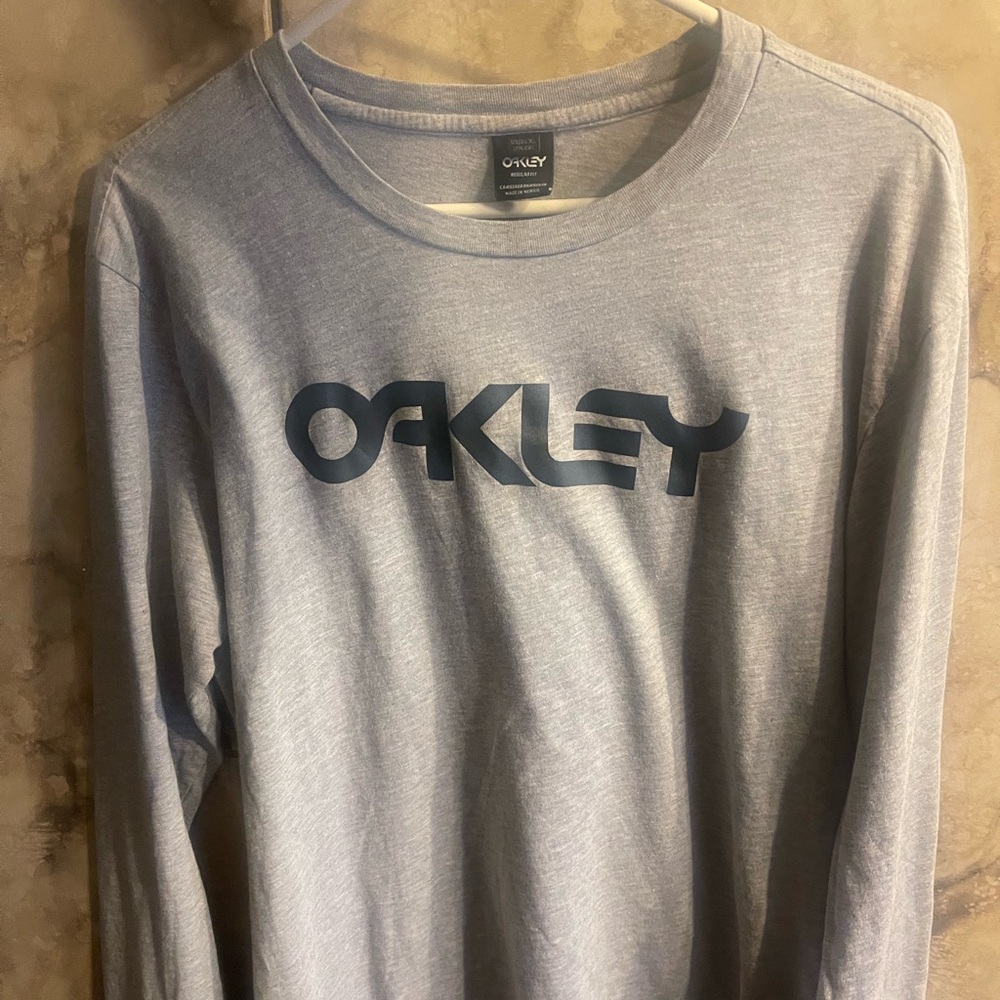 Oakley Men's Gray Shirt